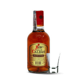 Trago sencillo Ron viejo caldas