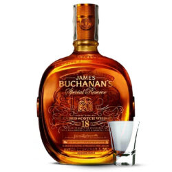 Trago sencillo de whisky Buchanan's 18 años