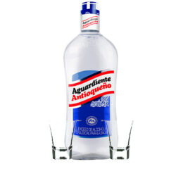 Trago doble de aguardiente antioqueño azul