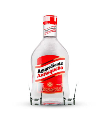 Trago doble de aguardiente antioqueño rojo
