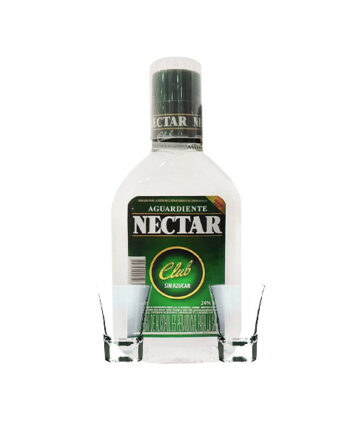 Trago doble de aguardiente nectar verde