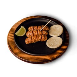 Chorizo con arepa
